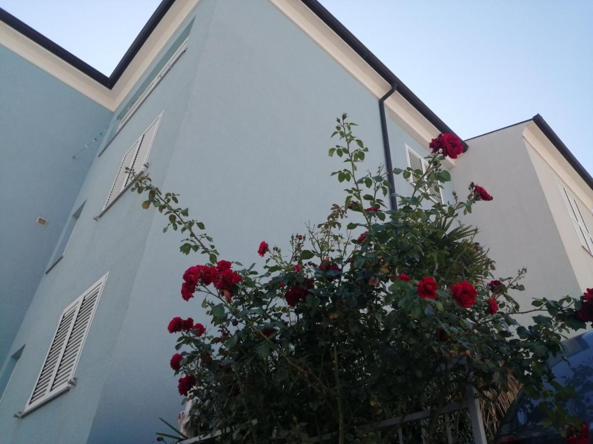 Apartament Lea *