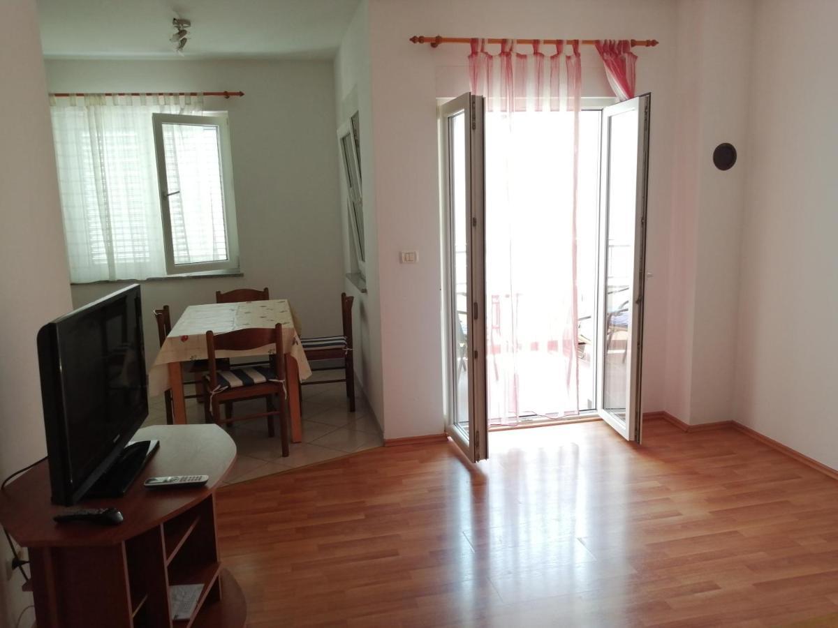 Lea Apartment *