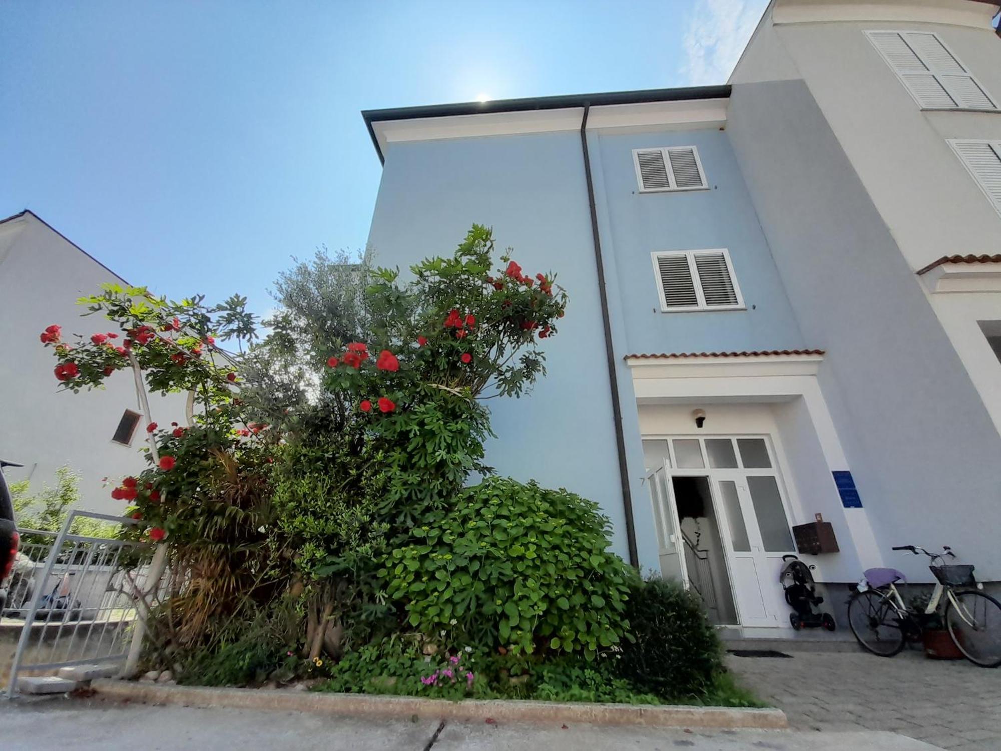 Lea Apartment *