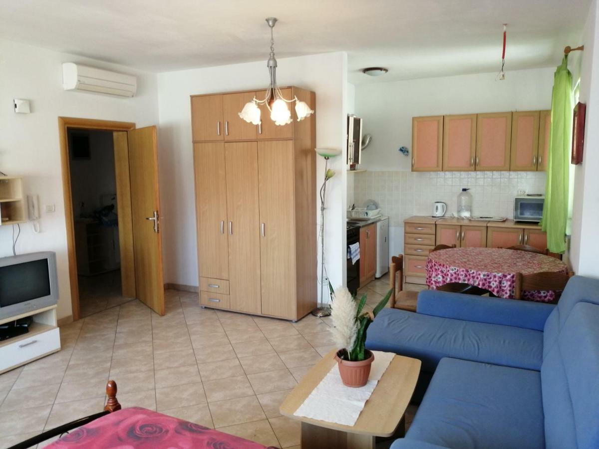 Lea Apartment *